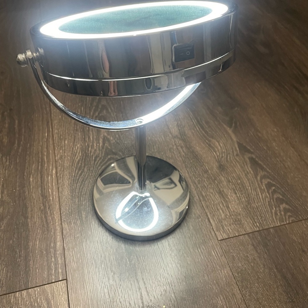 Makeup mirror - Picture 4 of 9